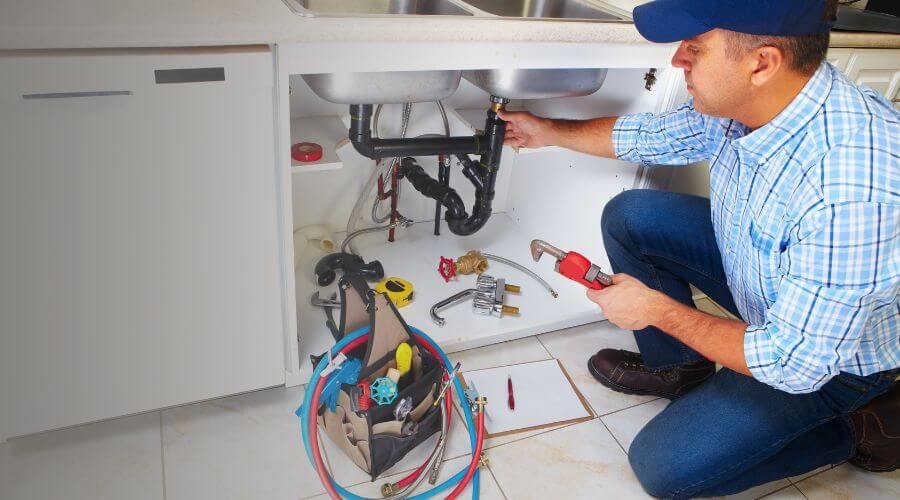 Expert burst pipe repair services in Hitchcock, TX